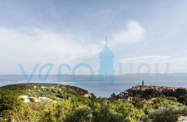 Otok Krk, Vrbnik, Veliki stan 93m2 na 1. katu s prekrasnim pogledom, prodaja, Vrbnik, Daire