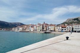 Baška - apartman u centru s pogledom na more, Baška, Apartamento