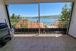 Apartman s pogledom na more 60 m od plaže, Dobrinj, Διαμέρισμα