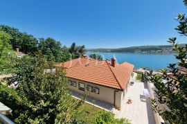 Apartman s pogledom na more 60 m od plaže, Dobrinj, Διαμέρισμα