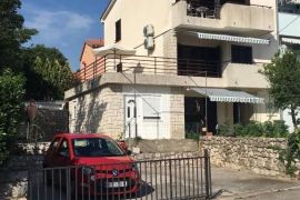 CRIKVENICA, JADRANOVO - lijepa kuća s pet apartmana, Crikvenica, Kuća