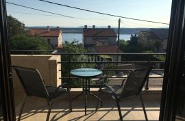 CRIKVENICA, JADRANOVO - lijepa kuća s pet apartmana, Crikvenica, Дом