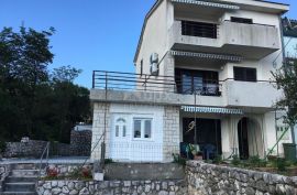 CRIKVENICA, JADRANOVO - lijepa kuća s pet apartmana, Crikvenica, Дом