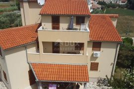 ISTRA, VALBANDON (FAŽANA) Apartmanska kuća s 5 stambenih jedinica- PRILIKA 1300 €/m2!, Fažana, Σπίτι