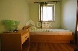 ISTRA, VALBANDON (FAŽANA) Apartmanska kuća s 5 stambenih jedinica- PRILIKA 1300 €/m2!, Fažana, Famiglia