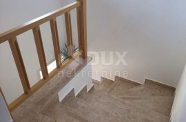 ISTRA, VALBANDON (FAŽANA) Apartmanska kuća s 5 stambenih jedinica- PRILIKA 1300 €/m2!, Fažana, House