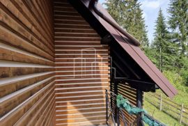 Odlična vikend vila površine stambene 150m2 Dvorišta Jahorina na placu od 500m2, Pale, Famiglia