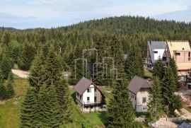 Odlična vikend vila površine stambene 150m2 Dvorišta Jahorina na placu od 500m2, Pale, Famiglia