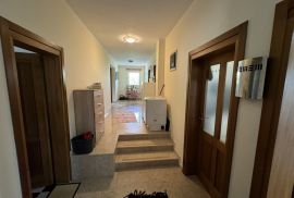 Apartmanska kuća na odličnoj lokaciji, Valbandon, Istra, Fažana, Famiglia