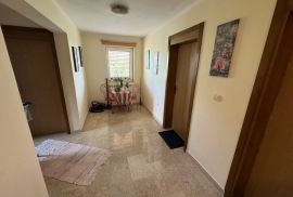 Apartmanska kuća na odličnoj lokaciji, Valbandon, Istra, Fažana, Kuća