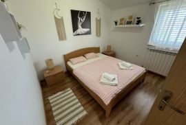 Apartmanska kuća na odličnoj lokaciji, Valbandon, Istra, Fažana, بيت