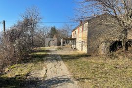 Istra Pićan kamena starina sa senzacionalnim pogledom!, Pićan, Casa