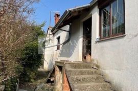 Motovun, samostojeća kuća za adaptaciju sa predivnim pogledom!, Motovun, House