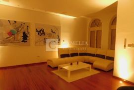 Opatija 100 m od mora stan u staroj vili!, Opatija, Appartment