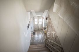 Kuća za renovaciju s pogledom na more, Labin, Famiglia