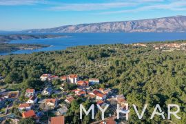 Obiteljska kuća u Rudinama, Stari Grad, Famiglia