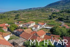 Skrivena kuća u Svirču, Jelsa, House