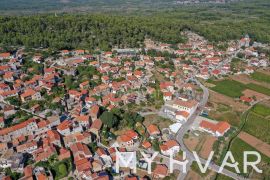 Skrivena kuća u Svirču, Jelsa, House