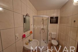 Penthouse s pogledom na more u Zavali, Jelsa, Daire