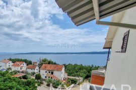 Penthouse s pogledom na more u Zavali, Jelsa, Daire