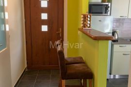 Miran stan s pogledom na more u Vitarnji, Jelsa, Appartement