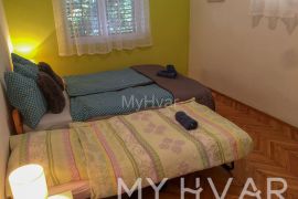 Miran stan s pogledom na more u Vitarnji, Jelsa, Appartement