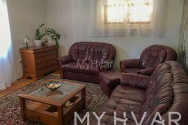 Miran stan s pogledom na more u Vitarnji, Jelsa, Appartement