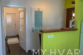 Miran stan s pogledom na more u Vitarnji, Jelsa, Appartement