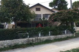 KARIN DONJI-3 APARTMANA- 50 m do mora, Benkovac, Σπίτι