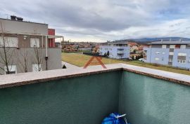 Oporovec, 3 - sobni stan 56m2 + 20 m2 terase, garaža i vajsko parkirno mjesto, Zagreb, Wohnung