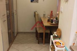 Pećine, 64 m2, okućnice 120 m2!, Rijeka, Apartamento