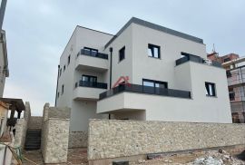 POVLJANA-Apartman S-5, II kat, krovna terasa, Povljana, Appartamento