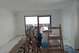 Dramalj, dvoetažni stan, 100 m2, okućnica, pogled!, Crikvenica, Wohnung