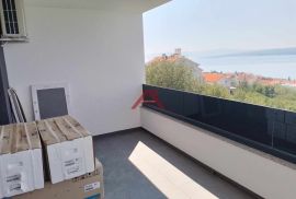 Dramalj, dvoetažni stan, 100 m2, okućnica, pogled!, Crikvenica, Wohnung