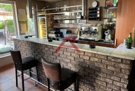 Zagreb,100m2, uhodani caffe bar sa terasom i parkingom, Zagreb, Propriedade comercial