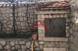 Bribir-kuća s dva stana i dvorištem, Vinodolska Općina, Maison