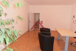 Na samom Korzu, najam,  60m2, sve novo, 660 €, Rijeka, Flat