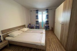 Vir, apartman u prizemlju E1 sa privatnim vrtom blizu mora., Vir, Appartement