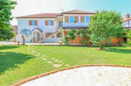 ISTRA, UMAG - Apartmanska kuća sa bazenom u blizini mora, Umag, Casa