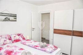 Dvosoban stan sa terasom u srcu Rovinja, Rovinj, Appartment