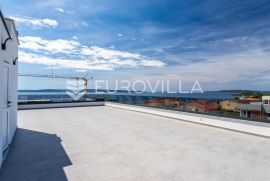 Čiovo, trosoban penthouse s krovnom terasom i predivnim pogledom, Okrug, Apartamento