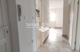 Istra, Pula, Stoja, stan 51,72m2 četvrti kat, S GARAŽOM !!, #prodaja, Pula, Kвартира