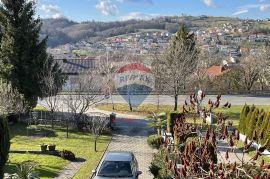 KRAPINA, PROSTRANA KUĆA SA DVORIŠTEM, 330 m2, Krapina, Haus