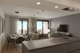 Pula, prekrasan četverosobani stan, NKP 96,42m2, Centar grada, Pula, Apartamento