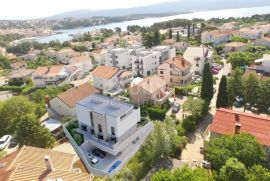 OTOK KRK, GRAD KRK - Novogradnja! Stan s garažom u centru Krka, Krk, Appartement