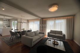 Opatija luksuzan stan sa terasom i pogledom!, Opatija, Apartamento