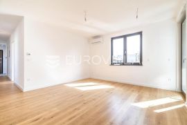 Zagreb, Jarun, luksuzni uredski prostori, NOVOGRADNJA, NKP 276 m2 sa 4 VPM, Zagreb, Propiedad comercial