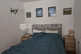 Osijek, Centar/Gornji grad, kuća 180 m2 u nizu s dvorištem 90 m2, Osijek, House