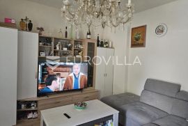 Osijek, Centar/Gornji grad, kuća 180 m2 u nizu s dvorištem 90 m2, Osijek, House