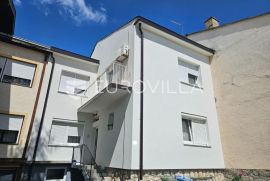 Osijek, Centar/Gornji grad, kuća 180 m2 u nizu s dvorištem 90 m2, Osijek, House